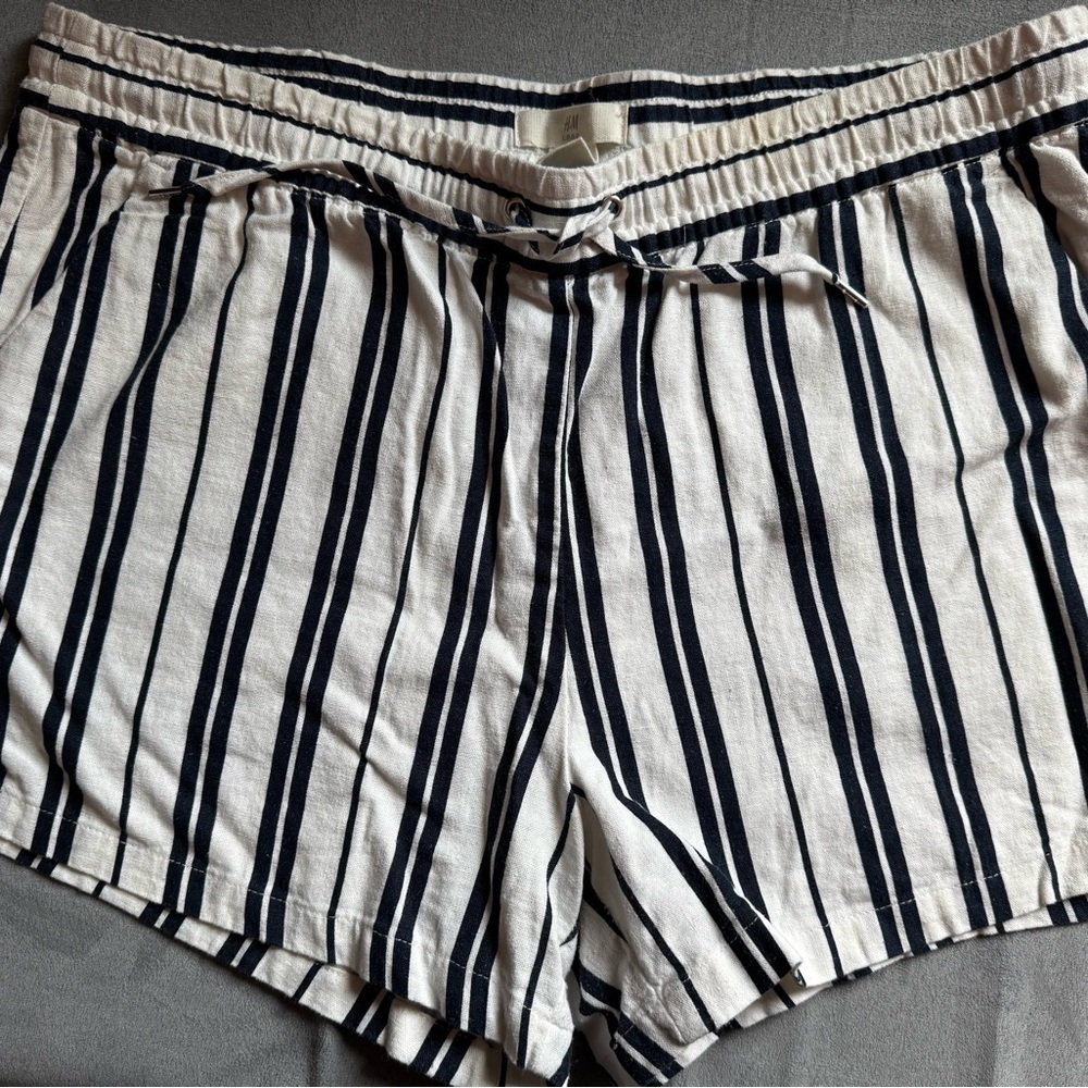 H&M High Waist White and Blue Shorts